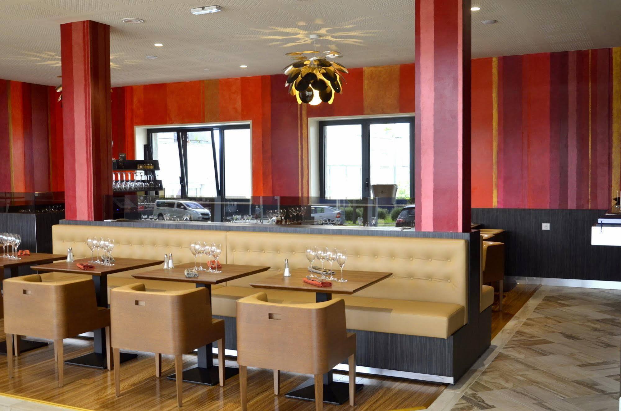 Le Grand Hotel Maubeuge ภายนอก รูปภาพ
