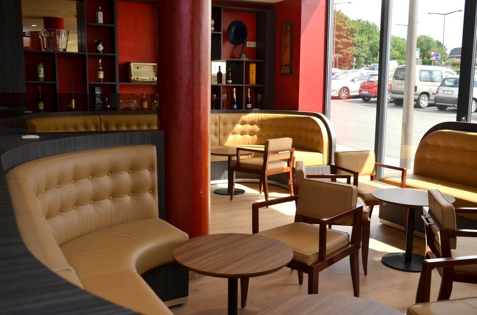 Le Grand Hotel Maubeuge ภายนอก รูปภาพ